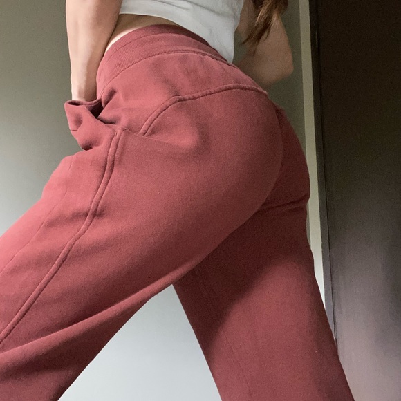 Lululemon - Picture 5 of 5